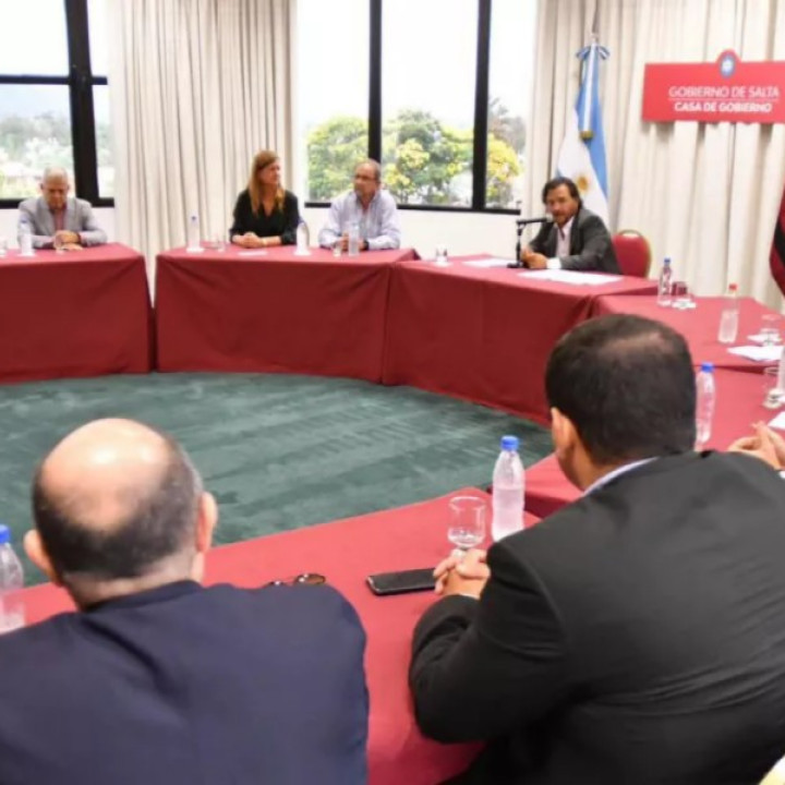 Sáenz firmó el DNU que establece la obligatoriedad de exámenes toxicológicos para funcionarios públicos de los tres poderes del Estado