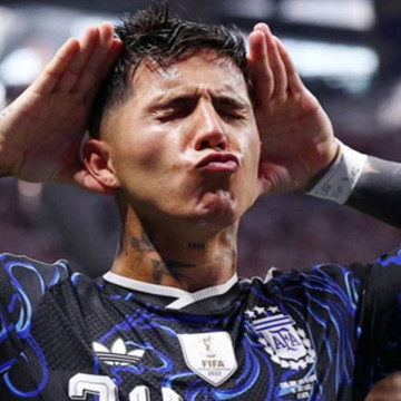 Enemigo público: la despiadada reacción de la prensa inglesa tras los abucheos a Enzo Fernández