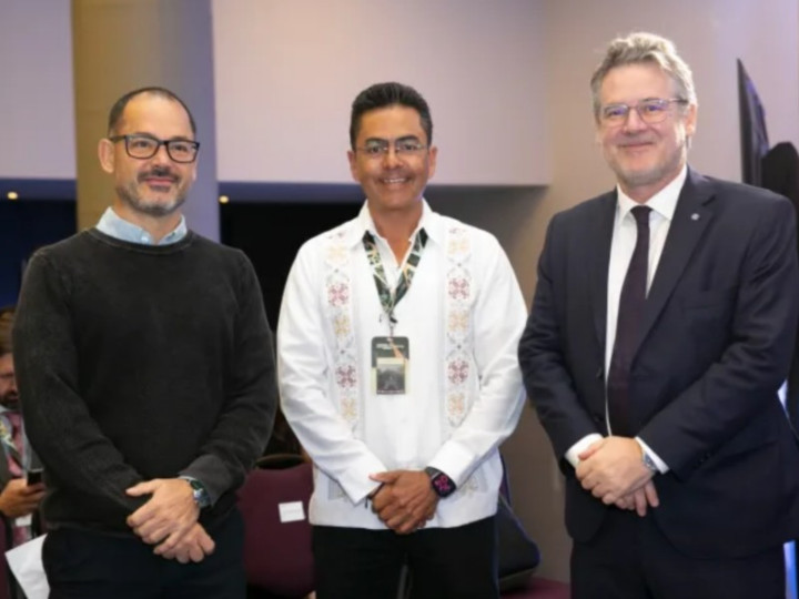 Emiliano Durand fue distinguido por su desempeño en el desarrollo educativo y capacitador de su municipio