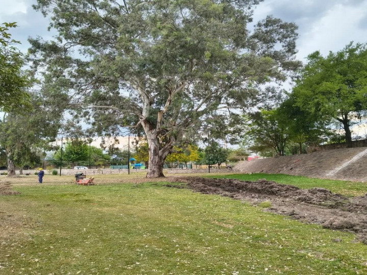 Municipalidad de salta: El Parque Los Sauces suma nuevo equipamiento, canchas deportivas y caminerías