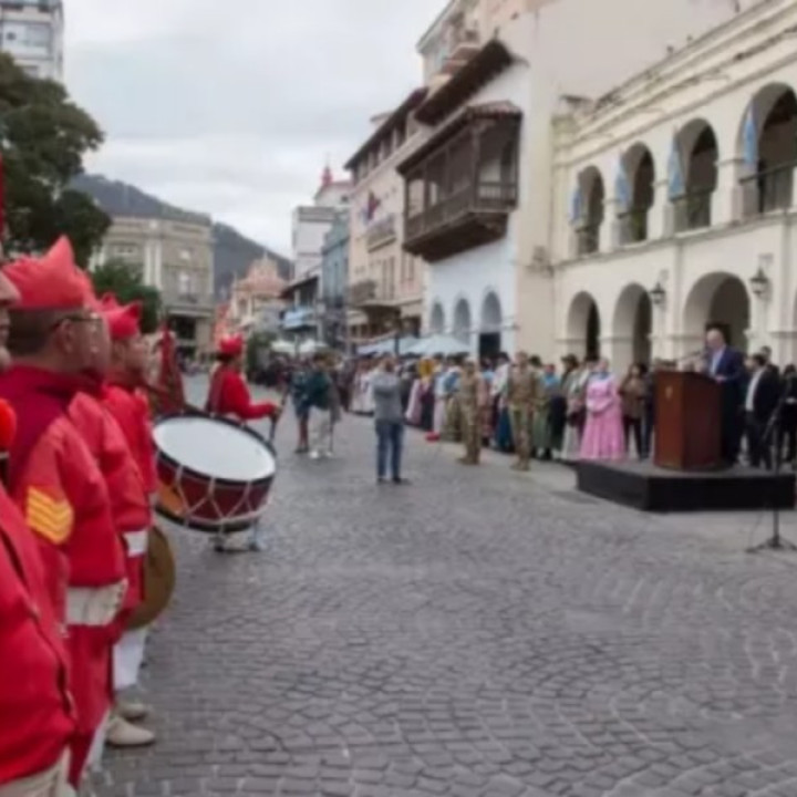 Salta: Aniversario de la Revolución de Mayo con actos oficiales en la Catedral y el Cabildo Histórico