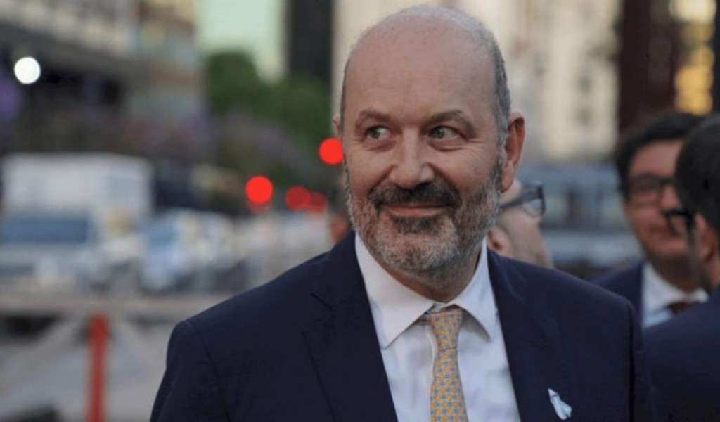 La empresa que dirige la esposa de Sturzenegger fue contratada por Cancillería  y estalló la polémica