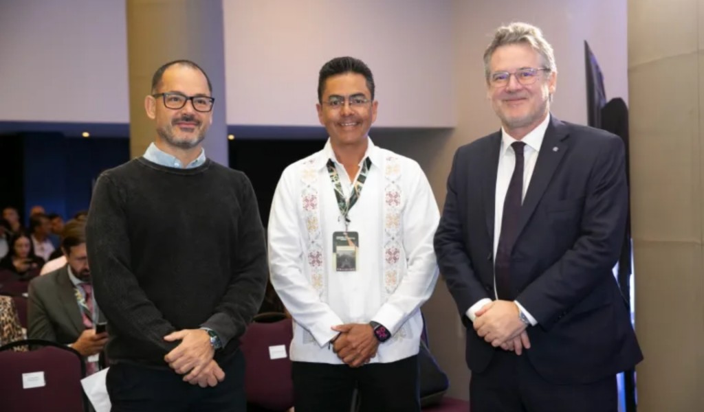 Emiliano Durand fue distinguido por su desempeño en el desarrollo educativo y capacitador de su municipio