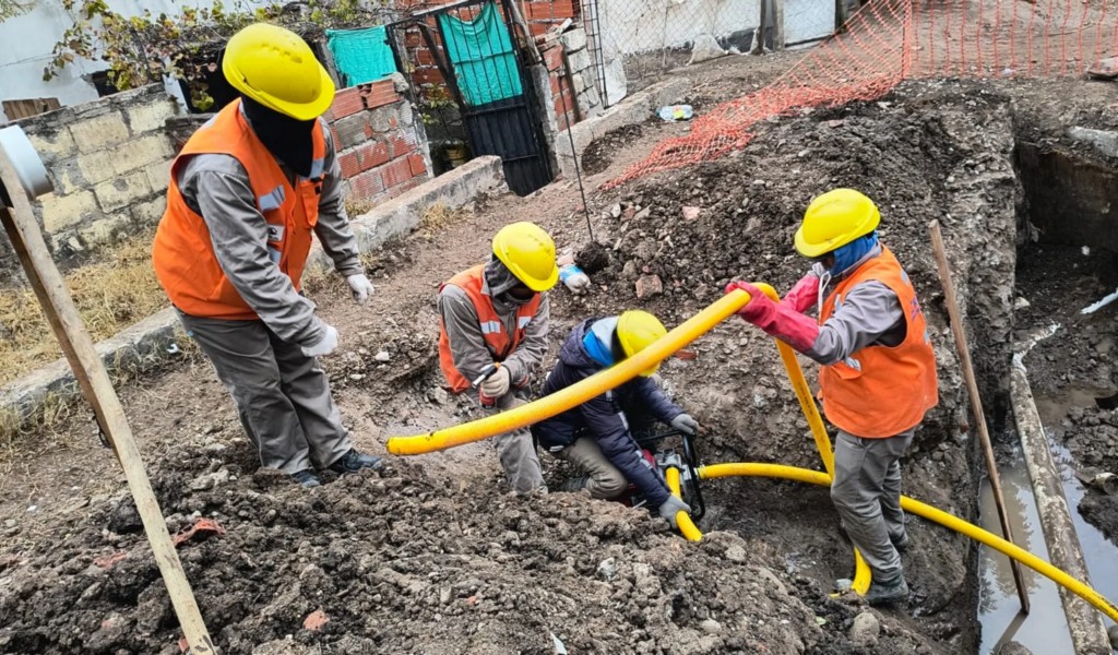 MUNICIPALIDAD DE SALTA: Mejoras sanitarias: avanza la colocación de cloacas en Ampliación El Carmen  