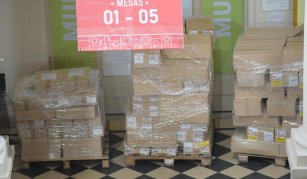 El Gobierno quiere pagar las boletas de Santilli "con la nuestra"