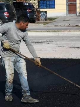 El barrio Los Ceibos esta siendo repavimentado por la Municipalidad de Salta