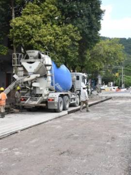 MUNICIPALIDAD DE SALTA: Esta semana se colocó nuevo hormigón en el Paseo Güemes