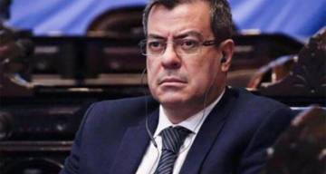 Germán Martínez: “Se dan vuelta como panqueques, es un bochorno y un escándalo”