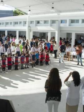 Inició el ciclo lectivo 2025 en toda la provincia con más de 360 mil alumnos en las aulas