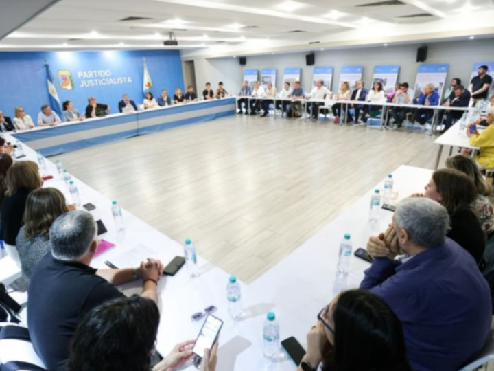 El PJ debate la estrategia para resistir las reformas de Milei