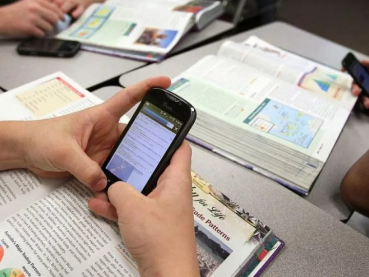 El Ministerio de Educación publicó el protocolo para el uso de dispositivos digitales