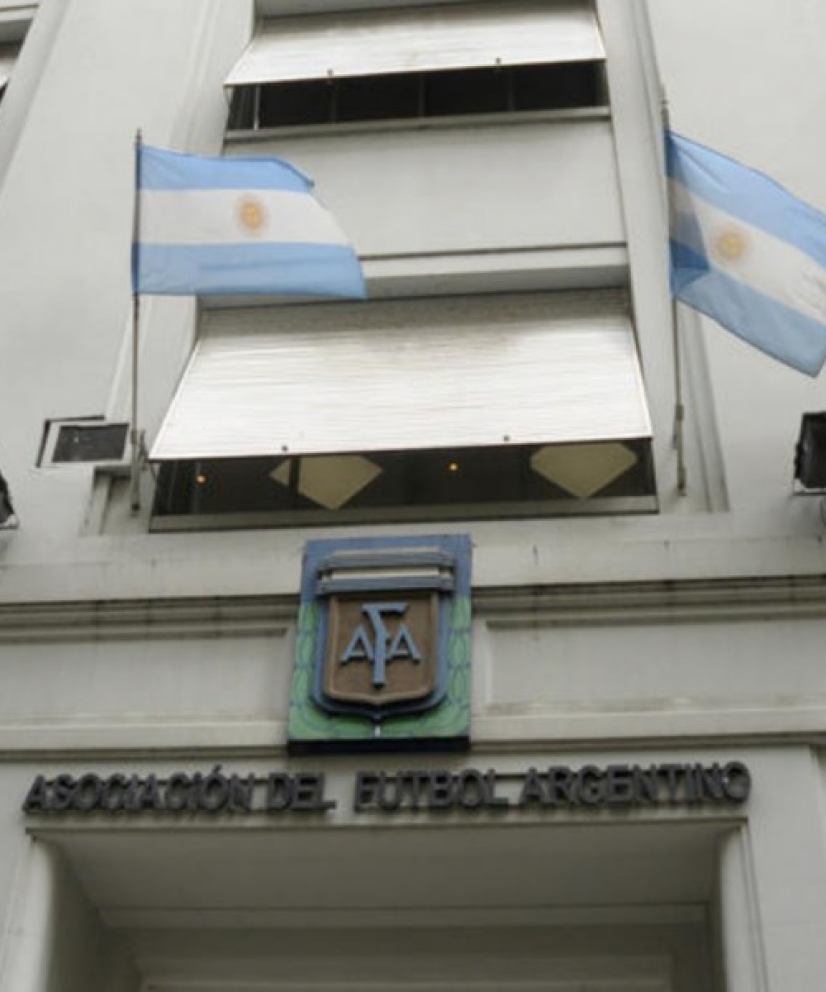 LA AFA despidió a un árbitro por 
