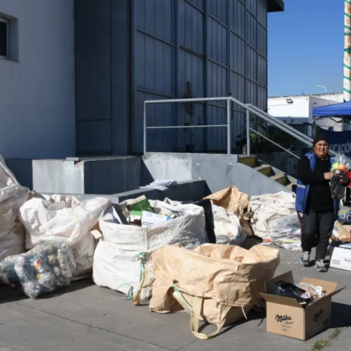 MUNICIPALIDAD DE SALTA: En el CCM se realizó la 5ta edición del Eco-Canje